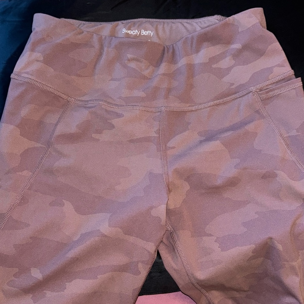 Sweaty Betty The Power Full Length Leggings Pink Camo size small NWOT